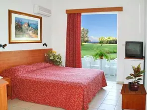 Pylea Beach Hotel - Image 2