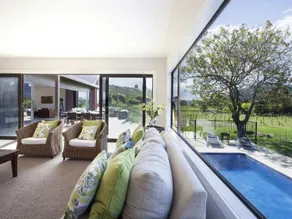 Kiwiesque - Luxury Vineyard Accommodation - Image 3