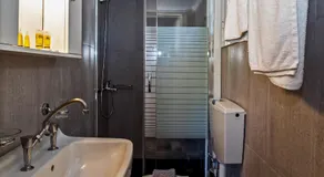 Sea Breeze Apartments - Image 2