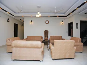OYO 28017 Hotel Olive - Image 4
