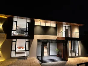 Tangerine Hues | Luxury | Serene | Spacious - Image 5