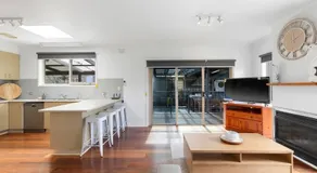 Large Pet Friendly Island Escape - Image 5