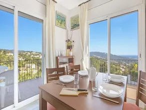 Villa in Lloret de Mar mit herrlichem Meerblick - Image 2