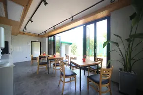 Bestie Hotel - Image 2