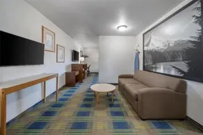 Super 8 Walla Walla - Image 2