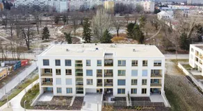 Nový Apartmán so záhradou a garážou pri centre - Image 3