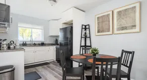 Quiet & Quaint apartment, 5 mins to airport and 15 mins to downtown - Image 3