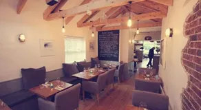 Morleys Rooms - Located in the heart of Hurstpierpoint by Huluki Sussex Stays - Image 3