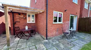 Award Winning Beautiful House in South Cambridge, 14-Min Drive to the City Centre, Free Parking, No Sofabeds, Sleeps 6 - Image 4