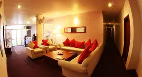 Opulent River Face Hotel - Image 3