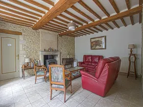 Spacious Holiday Home With Garden - Image 4
