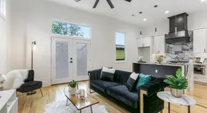The Royal Haus NOLA 3 Bed Beauty - Image 2