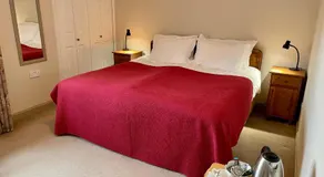 Aleberry Bed and Breakfast - Image 2