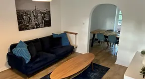 Great Parking and Spacious 3 Bedroom Home Andover - Image 2