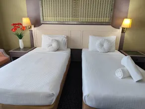 Seaview Deluxe Rainbow Paradise Tg Bungah 6pax - Image 5