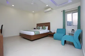 Capital O Hotel Golden Leaves Near Inorbit Mall Cyberabad - Image 2
