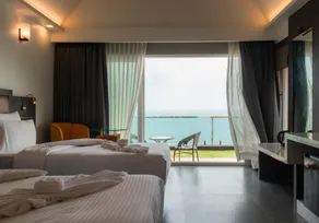 VENGA SEACLIFF Resort - Image 2