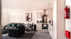 Contemporary 1 Bed Apartment in Central Preston - Image 3