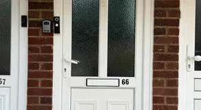 2 Bed Flat in Reading Sleeps 5 near Prospect Park Free Parking - Image 1