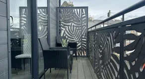 Luxury Waterfront Retreat for Groups - Image 4