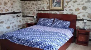 Bona's Home - Image 2