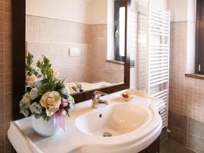 Timeless villa in Cagli with garden and swimming pool - Image 2