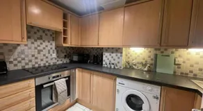 4 Bradford Old Town Swindon, 2 Bedroom, Sleeps 5, Free Secure Parking, Wifi, Long Stay Disc - Image 2