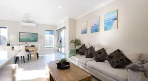 Elegant Retreat in Griffin: a stylish getaway - Image 2