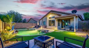 Great location near shopping & entertainment - Image 3
