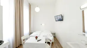 Timeout City Hotel, 5 min to city center, Self Check In - Image 3