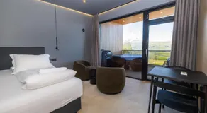 North Mountain View Suites - Image 4