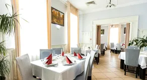 Astoria Hotel & Restaurant - Image 3