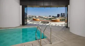 Ultimate Riverview Designer 2BD Apartment at CBD - Image 4