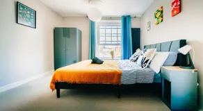 London's Great Escape 2 Bed Flat - Image 2
