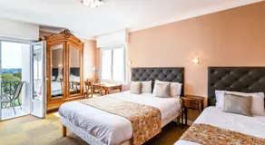 Logis Hôtel & Restaurant Aux Tauzins - Image 2