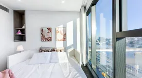 Brisbane City 2BR Apartment River and Fireworks View - Image 2