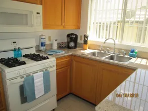 D 2 bd sleeps 6 near pool - Image 5