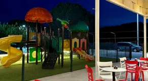 FishLand Seaside Apartments - Image 4