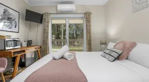 Galbraith Beach Studio 1 - steps away from beach - Image 2
