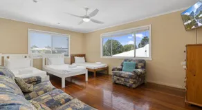 Bongaree Beach House with Pool - Image 2
