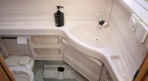 Full Service Caravan 3 - Image 4