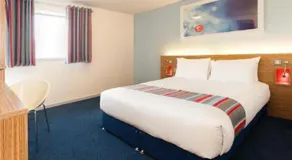 Travelodge Wellington Somerset - Image 5