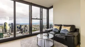 Apartment in Melbourne - Image 2