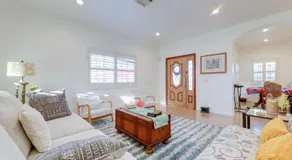 Great Location & Free Extras! Bellflower Stay - Image 2