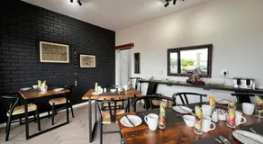 Sea Whisper Guest House - Image 5