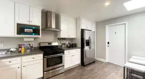 Comfortable 3Br 2 5ba Unit in SF - Image 5