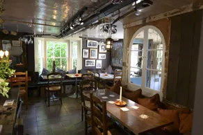 The Woolpack Inn Warehorne - Image 5