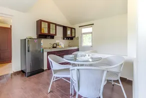 Dazzle Villa Resort - Image 5