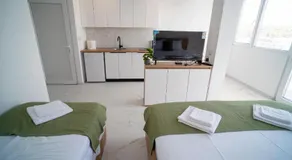 Aqualux Luxury - Image 2