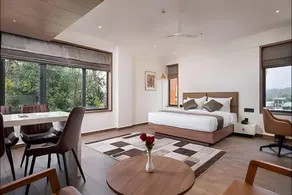 Crystal Suites - Image 2